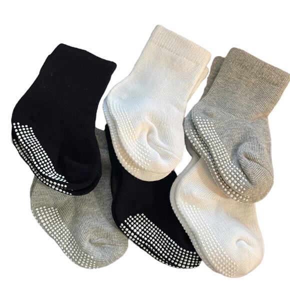 Funky Style 6 Pairs Assorted Color Gripper Crew Socks Size 0-6 Months - Picture 1 of 1